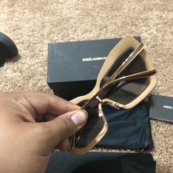 Dolce & gabbana sun glasses - Picture 3 of 8